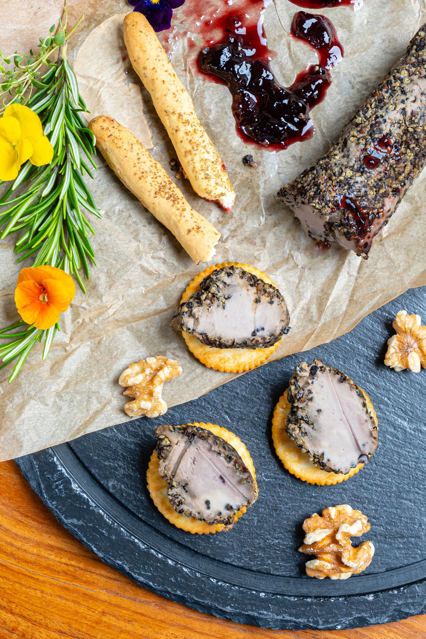 Blackcurrant + Black Pepper Log